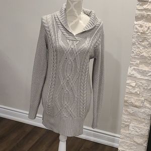 Suzy Shier Grey cable knit collared sweater